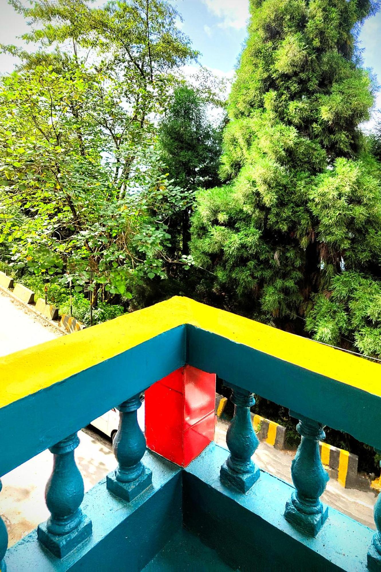 Hidden Monkey Backpackers Darjeeling, Batasia Darjeeling  Exterior photo